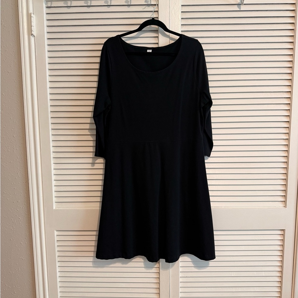 Old Navy Black 3/4 Sleeve Round Neck Knit Sundress